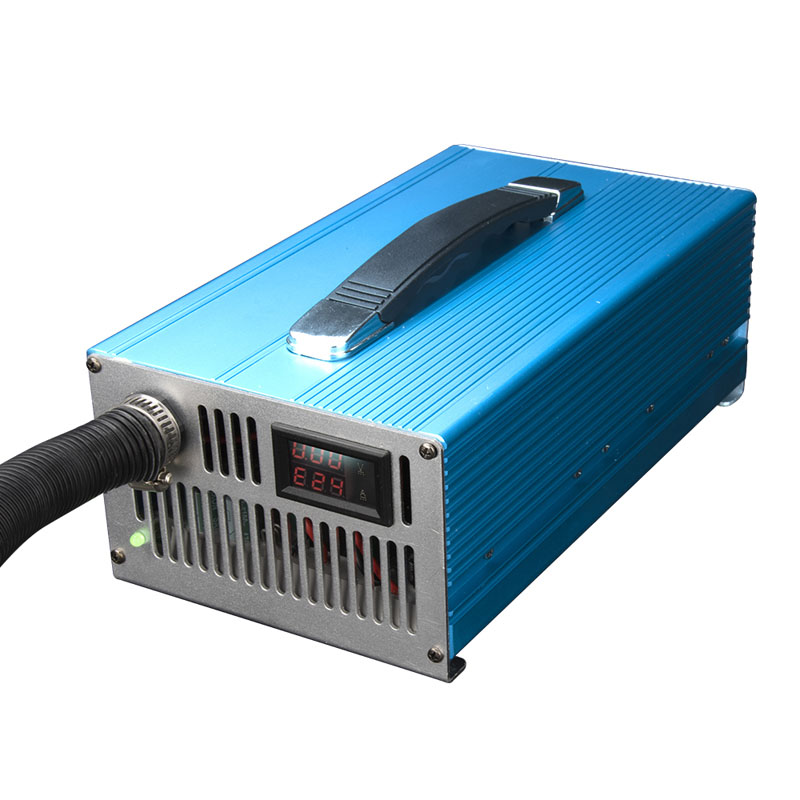 Pengisi Daya Baterai 1800W